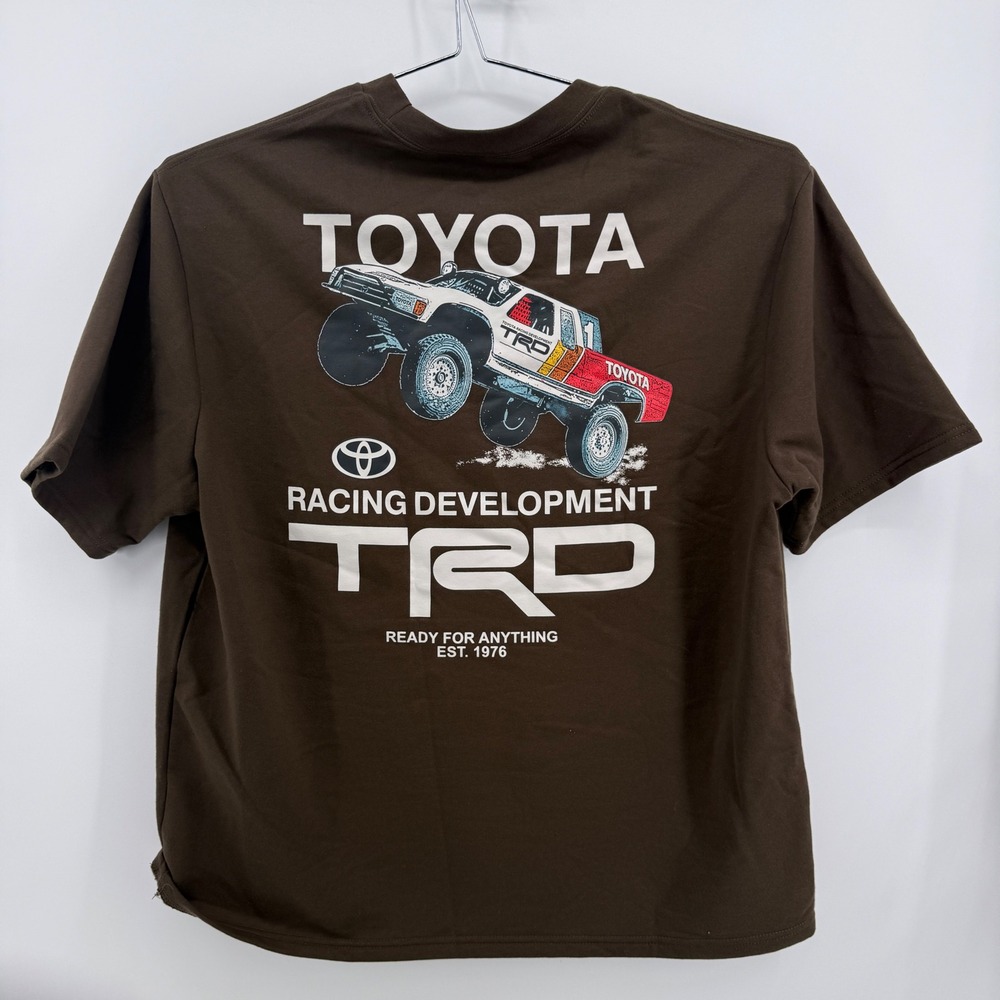 Toyota Short Sleeve Sweater Mens XL TRD Graphic Cotton Poly Brown Solid